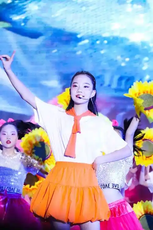 【高品质三鑫 毕业课程】在幸福的星空下|三鑫小学部六年级毕业汇演