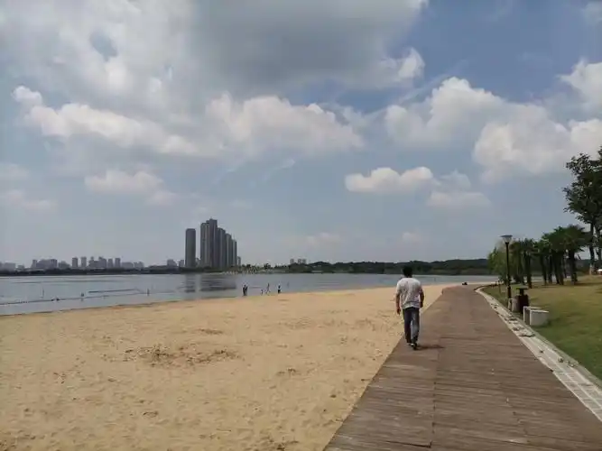 松雅湖沙滩原图