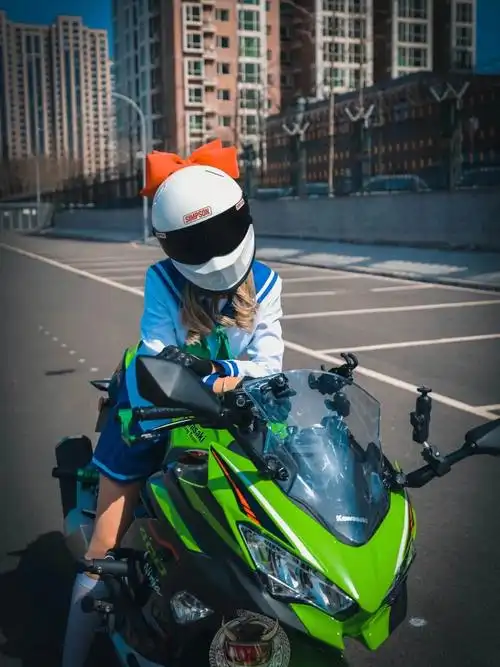 浅发一下吧#爆音少女  #来梦学姐  #摆拍  #川崎ninja400