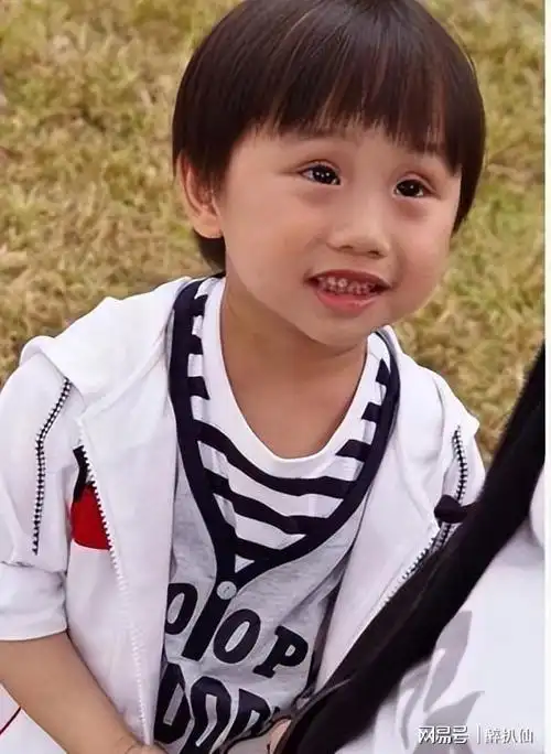 台湾童星小彬彬大家还记不记得被父亲寄生13年后近况如何