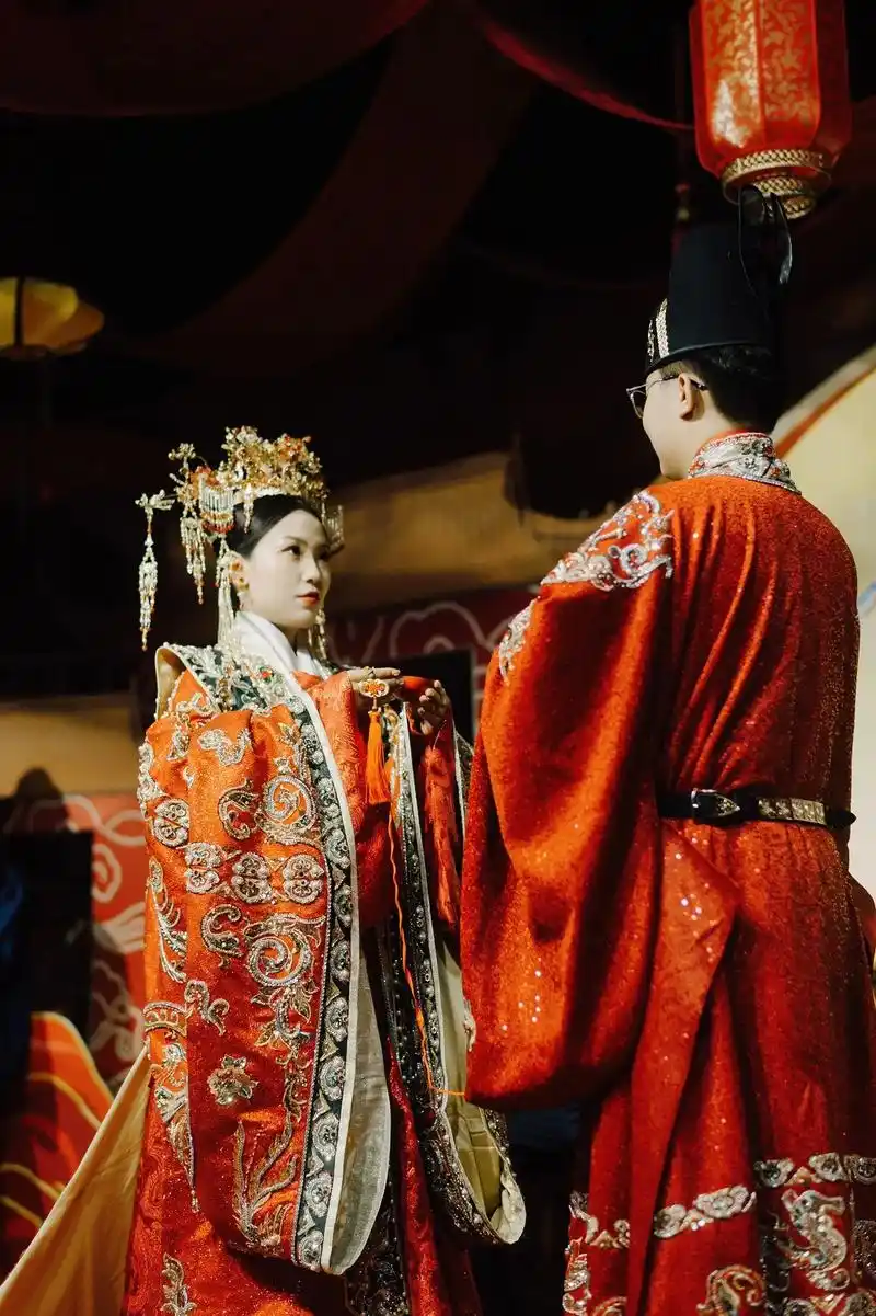 和喜欢的人回到家乡小镇办了场传统婚礼