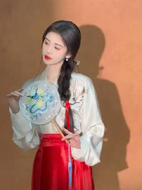 东方卫视春晚#《游山恋》倒计时ing～@鞠婧祎不见不散鞠婧祎个人棺鼢