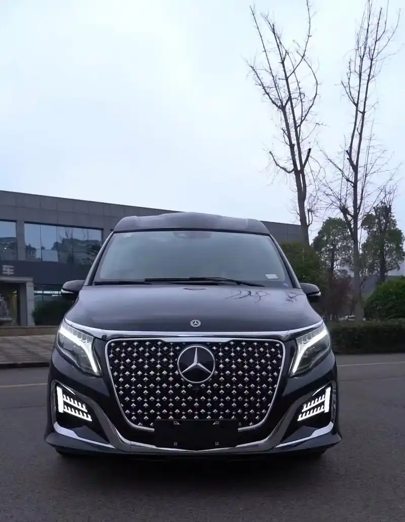 奔驰v260l高顶版商务车丨风云