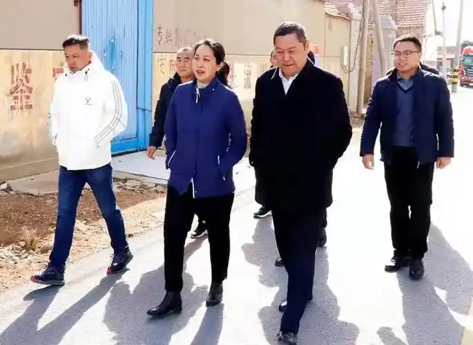 新时代文明实践平邑县文旅局到仲村镇走访慰问困难群众