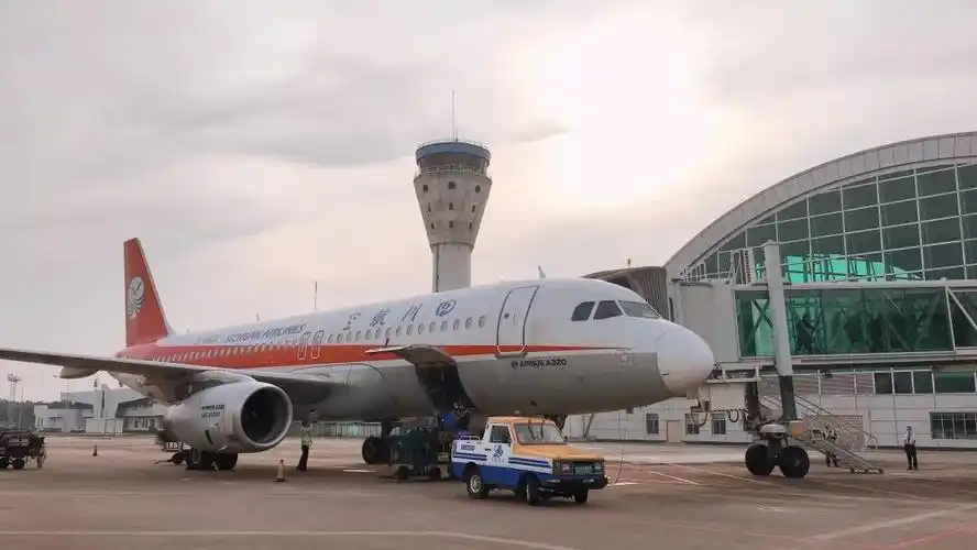 提前3个月北海机场上半年客流量超100万人次