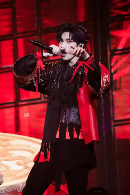 严浩翔刀马旦舞台