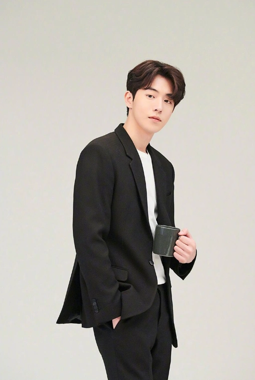 心动预警南柱赫罕见拍摄硬片这样的南朋友你见过吗