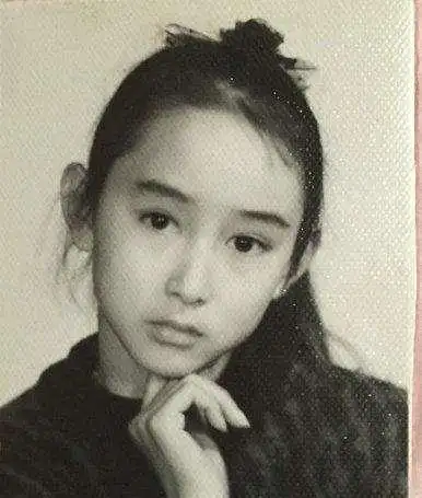 女星少女时代纯天然颜值, 杨幂长裂画风突变, 袁泉从小就惊为天人