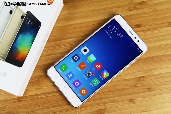 历代红米手机回顾:销量千万太随意