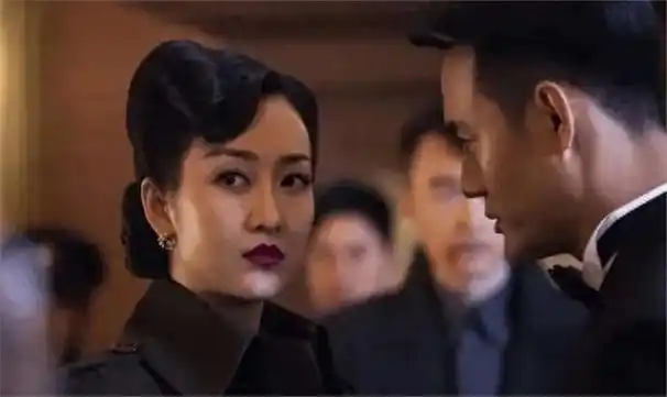 蒲巴甲,拍戏竟然只为求婚女主角,终为自己的"风l"付出了代价