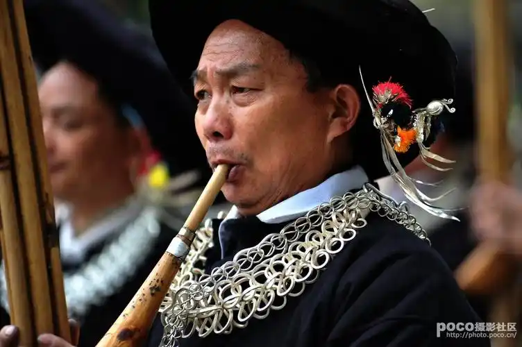 除了美女,就数吹芦笙的苗族男人有型了.