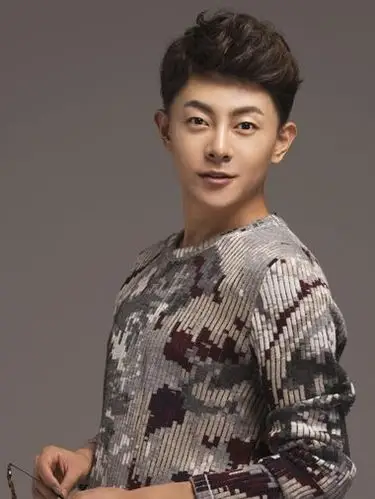 小脸更具大智慧 波点男神张皓然亲领小脸烫发时尚(5)