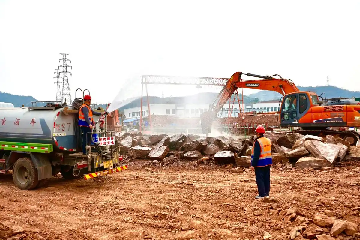 进港大道二期:项目现场施工忙 不负春日好时光