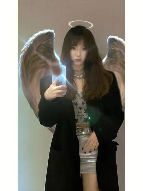 ootd今天的翅膀是白色的