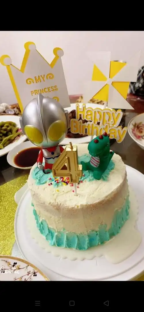 2壮妈做的十寸小男孩生日蛋糕