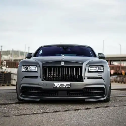 采用定制磨砂灰车漆的劳斯莱斯魅影,玩转低趴姿态!