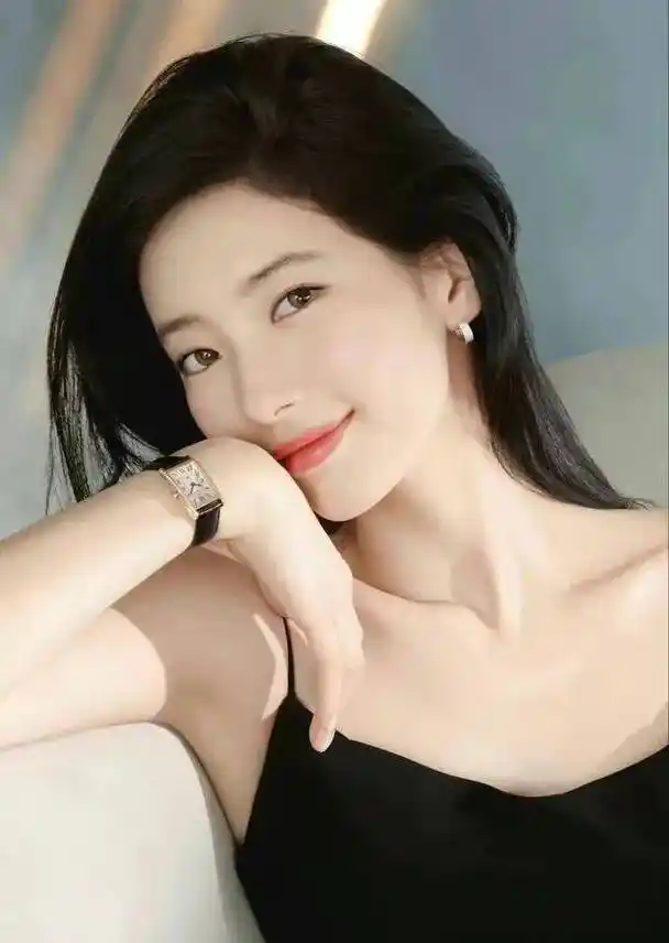 她曾在《生死决断》《美人图》中演过大尺度床戏,还凭借《回家的诱惑