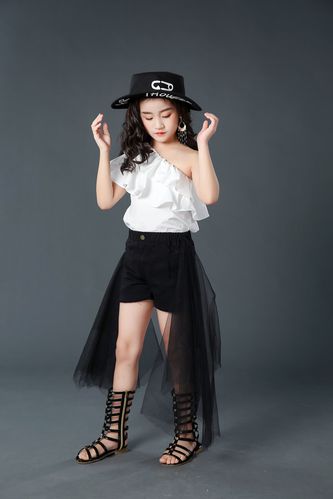 儿童走秀礼服女童时尚套装走秀潮服儿童模特t台表演酷帅车模时装影楼
