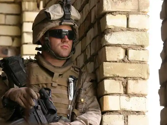 > || 更新时间:2018-08-25 颜色分 黑色 关键词:  神圣 敬业 人物