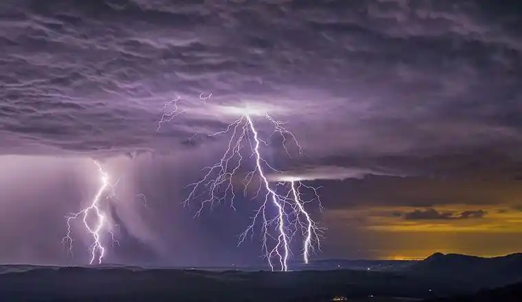 正月打雷,坟谷堆从这句话就能够看出,如果农历一月份出现打雷的情况
