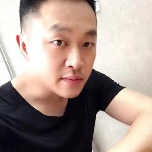 q版闺蜜头像两人真人不露脸黑暗系流泪的眼睛男生头像纹身肌肉男头