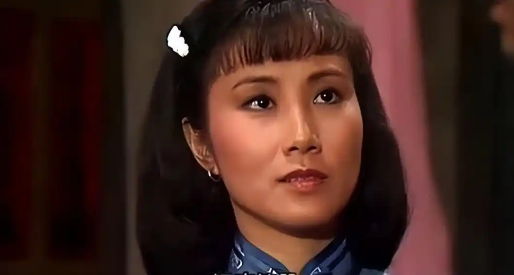 汪明荃,都说她不如赵雅芝漂亮,那是你没见过她年轻时候