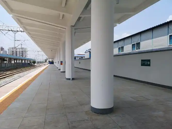 信阳火车站新建4站台正式启用图