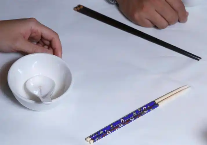 筷子的摆放有什么讲究筷子摆放礼仪和禁忌