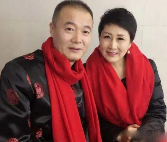 张凯丽老公是谁与富豪老公生活照曝光