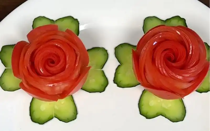 西红柿玫瑰花摆盘您学会了吗!-饭团很态-刀花-哔哩哔哩视频