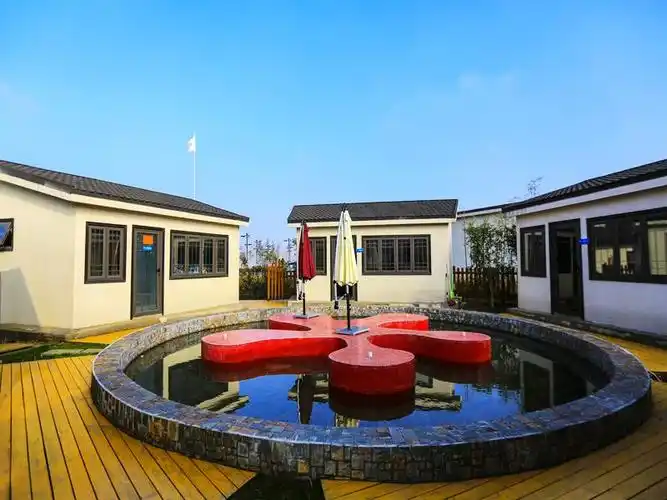 逸景营地太白山温泉庭院