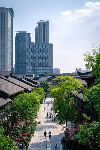 漫步在成都享受夏天的街头