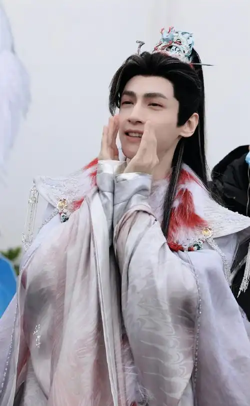 罗云熙超话90#罗云熙唐俪辞#90#罗云熙水龙吟#90睡觉不仅仅是