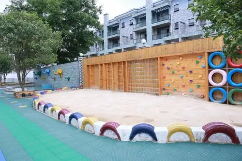 孩子们的乐园……沙池