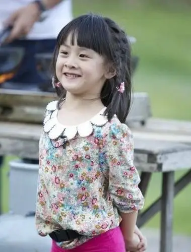 森碟见田亮童年照称弟弟真黑