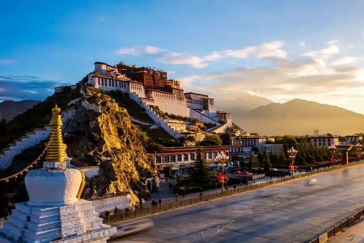 美丽的布达拉宫