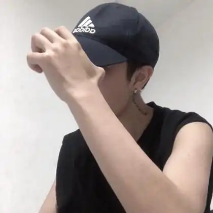 帽衫套头的黑脸哥,冷酷戴鸭舌帽的帅哥唯美头像-男生头像 - 壁纸之家