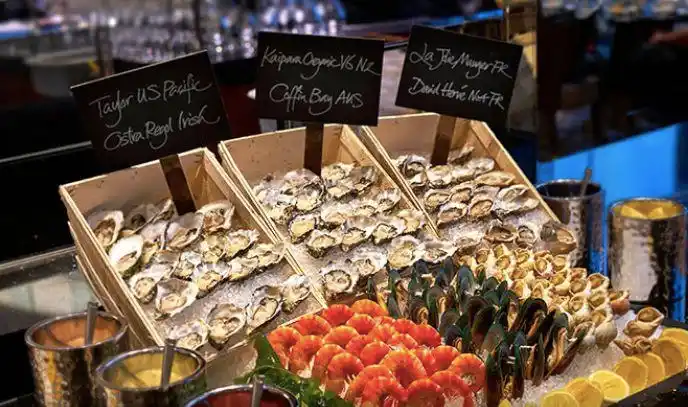 infinite/visa signature于指定网站预订君悦酒店茶园晚市自助餐,可享