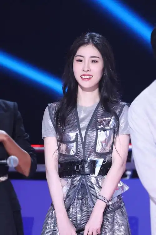 2021中国好声音周五开播那英汪峰李荣浩李克勤任导师张碧晨吉克隽逸等