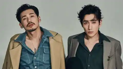 白宇朱一龙登《时尚芭莎》 镇魂兄弟变身儒雅绅士撩人满分