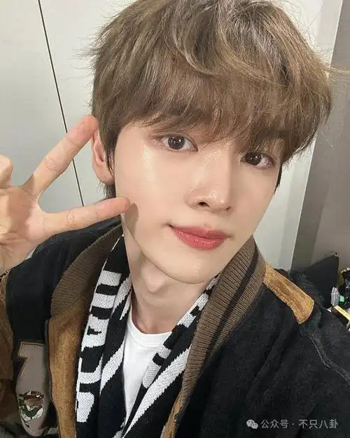 前男友宋银硕是队友)于是,韩瑞熙点名想和泰容,在玹(两位都是组合nct