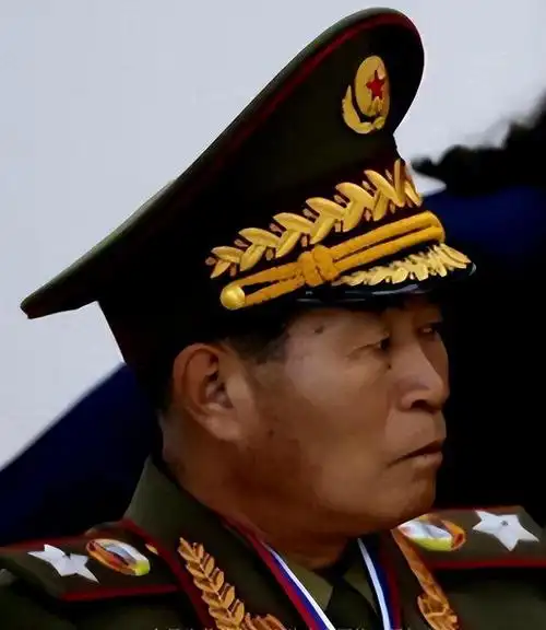 他曾是朝鲜军方"一号人物",被金正恩当众罢免,背后有何隐情?