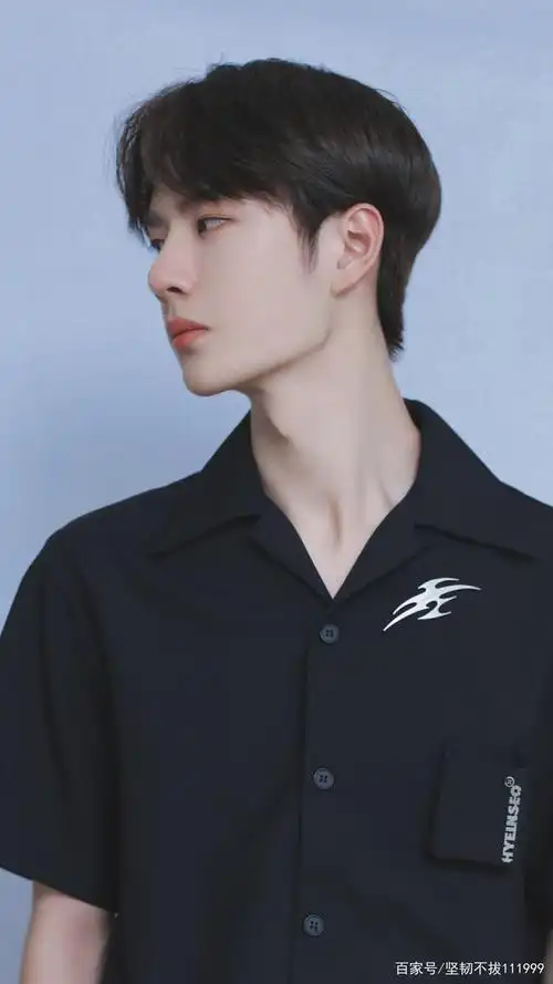 王一博张扬的喉结,魅惑的侧脸,谁有自信来挑战