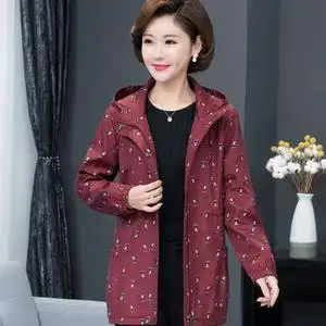 中老年女春秋大码外套休闲中年风衣妈妈老人上衣奶奶50-60岁夹克