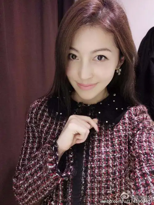 欢乐颂张陆发文回应出轨,原配邵思涵转发并配文:把她啃你的截图放出来