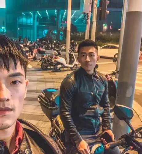 网红健身教练沙岗队长和杨浦队长到底是什么关系