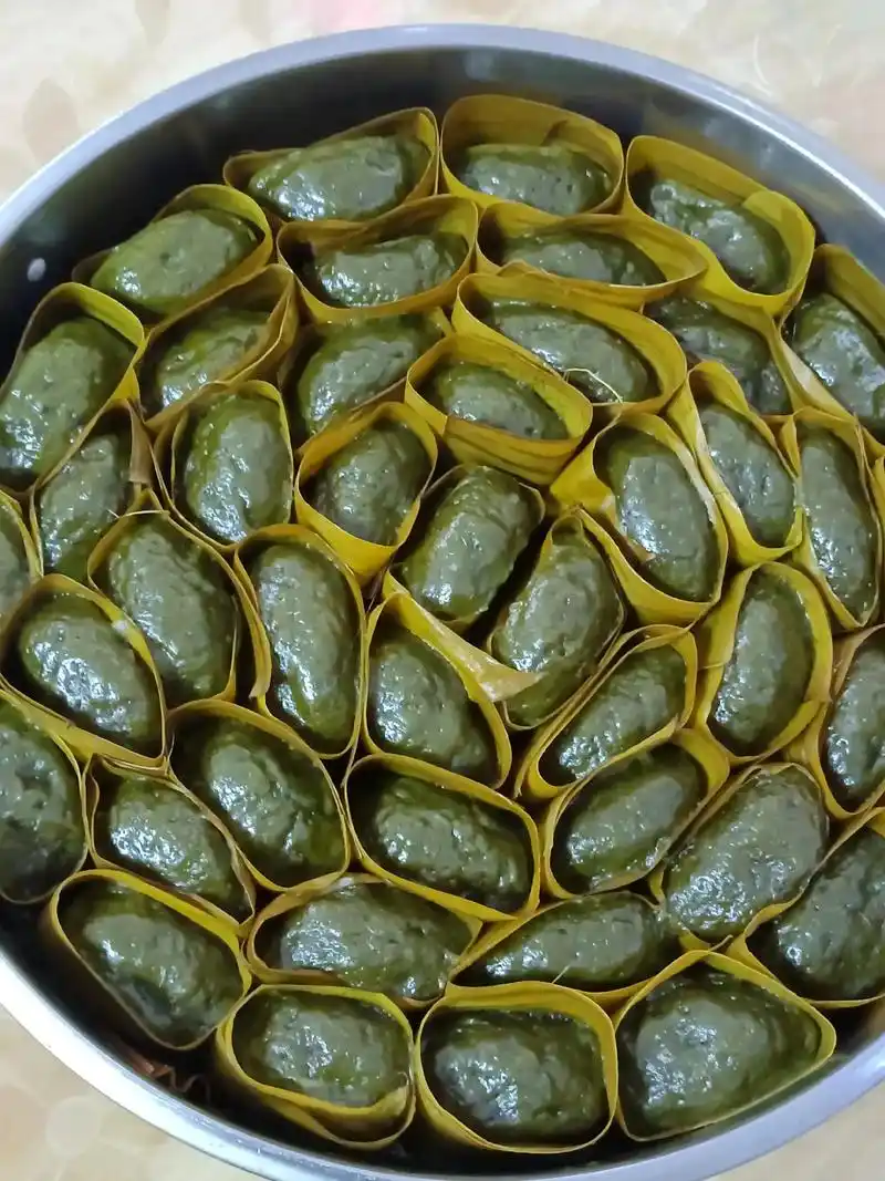 今天做的艾草糯米果味道不错,广西特产#艾叶糍粑 #纯手工糍粑 - 抖音