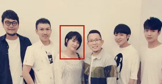 苏打绿贝斯手生俩娃后被老公背叛?6年婚姻告急,经纪人回应了