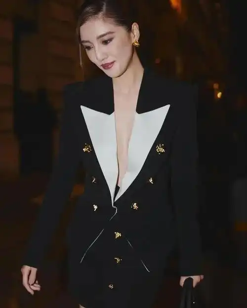 吴千语在taylorswift演唱会被偶遇因一举动被大赞真正宠粉