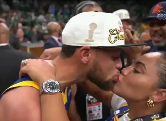 异地军恋78库里和阿耶莎的爱情